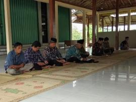 Rapat Rakyat tentang Rasul Desa